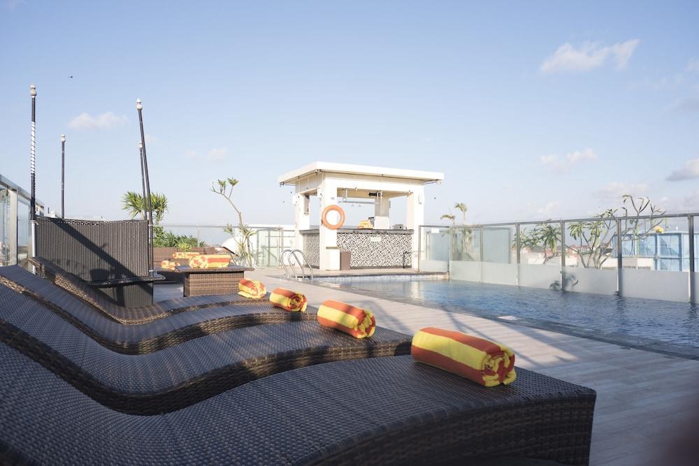 Zia Hotel Kuta Кута Екстериор снимка